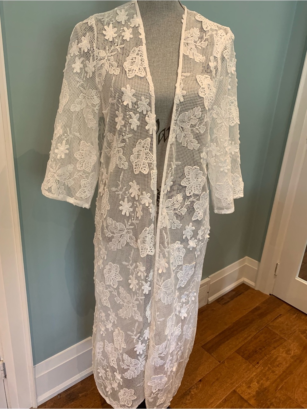 Maeve White Sheer Floral Lace Kimono Robe - Picture 5 of 16
